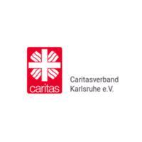 Caritasverband Karlsruhe e. V. | Caritas waa ka badan tahay urur. Waa dabeecad aasaasi ah oo ku wajahan dadka, gaar ahaan dadka u baahan. Waxay asal ahaan ka soo jeedaa jacaylka Ciise ee dadka. Isaga oo kale, Caritas waxay u aragtaa hawsheeda inay la kulanto dadka jacayl iyo ixtiraam iyadoon loo eegin asal ahaan, heerka ama diinta. Meel walba.