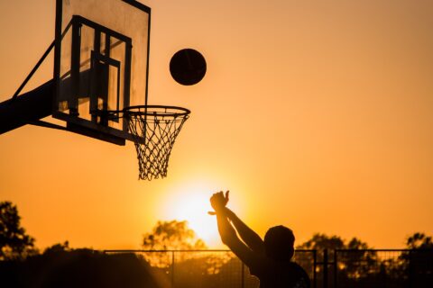 Gece yarı­sı­na kadar basketbol