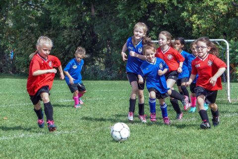 Le foot­ball pour les filles