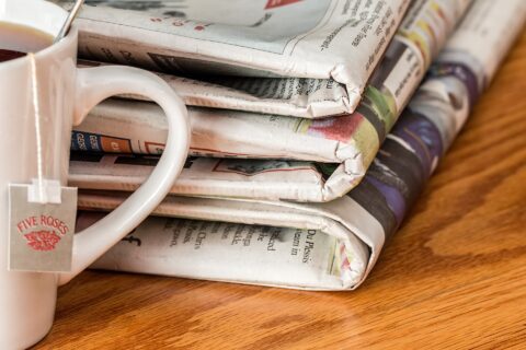 Read­ing Span­ish News­pa­per and Magazines
