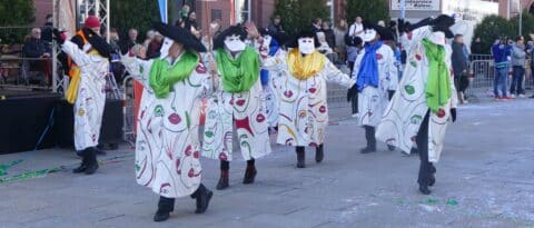 Ală­tu­rați-vă Para­dei Car­na­va­lu­lui Karl­sru­he 2027 ca&nbsp;grup!