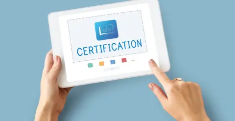 Get a Rec­og­nized Qual­i­fi­ca­tion with an IHK Certificate