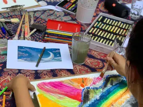 Tečaj umjet­nos­ti – Bes­plat­na kre­ativ­na večer slikanja