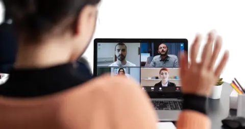 Qual­i­fi­ca­tion Pro­gramme “Busi­ness & Admin­is­tra­tion” – Online